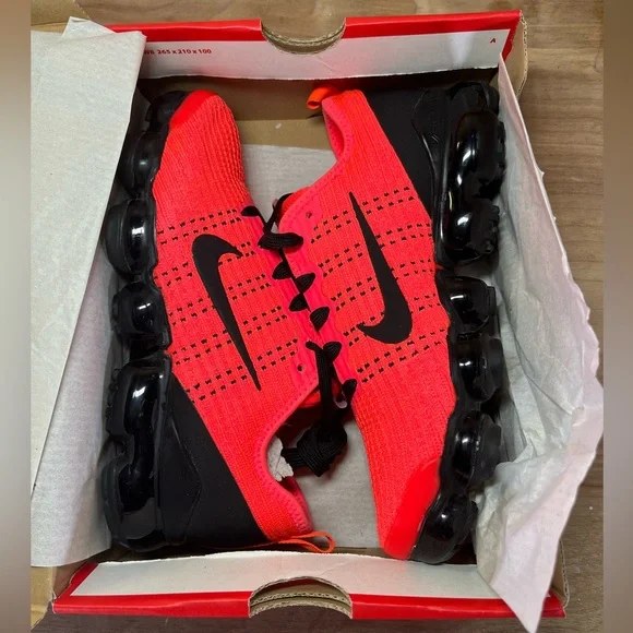 Nike Air VaporMax Flyknit 3 Womens Sz 7 (5.5Y) Shoes Sneakers Crimson Black - Picture 2 of 15
